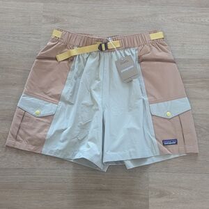 NWT Patagonia Outdoor Everyday Tan and Cream Adventure Shorts Size Women Medium